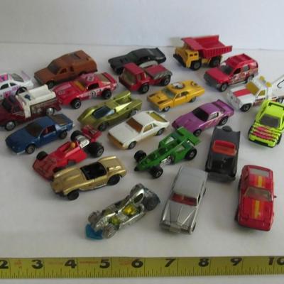 Lot of Older Die Cast Cars and Truck