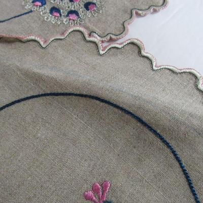 Beautiful Old Fancy Doily Set