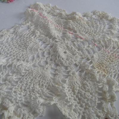Lot of Smaller Old Doilies
