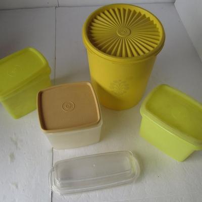 Lot of Smaller Vintage Tupperware and Other Containers