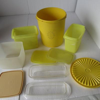 Lot of Smaller Vintage Tupperware and Other Containers