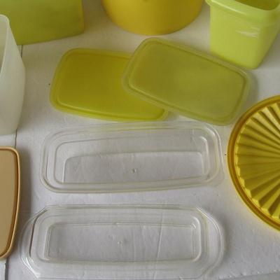 Lot of Smaller Vintage Tupperware and Other Containers