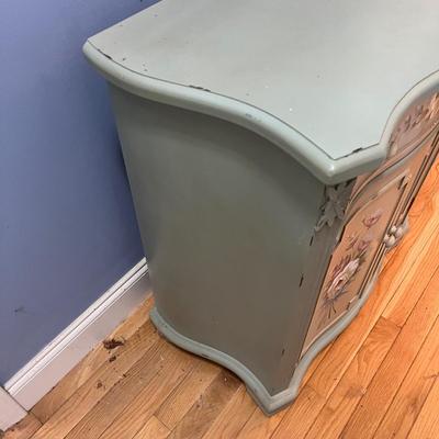 Floral Design Wooden Cabinet (DR-MG)