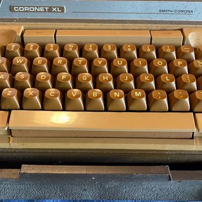 Vintage Smith Corona Coronet XL Typewriter