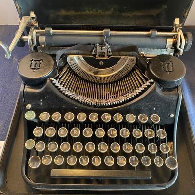 Vintage Underwood Typewriter