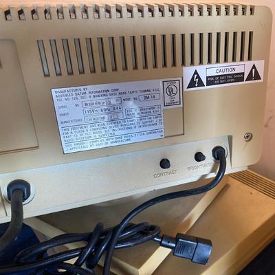 Vintage Type Store Desk Top Word Processor