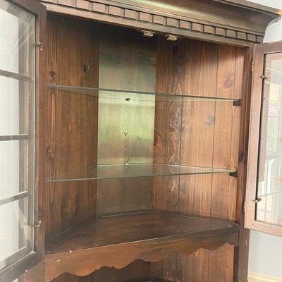 Lighted Wooden Corner Cabinet (DR-MG)