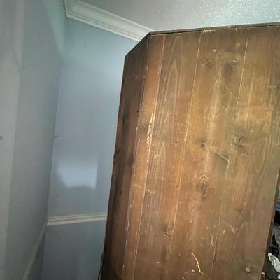 Lighted Wooden Corner Cabinet (DR-MG)