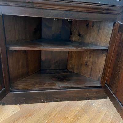 Lighted Wooden Corner Cabinet (DR-MG)