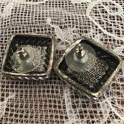 Vintage GORGEOUS Silver Highly Detailed Rectangle w/ Hematite Center Stud Earrings