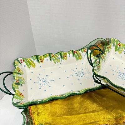 308 Lot of Holiiday Napkins with Casserole-dishes with Stands