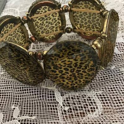 Leopard print stretchy bracelet