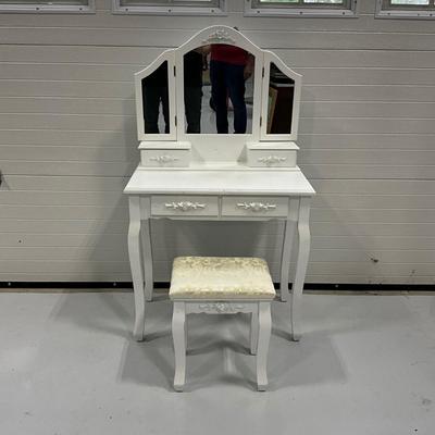 323 Childs White Vanity Set with Bench