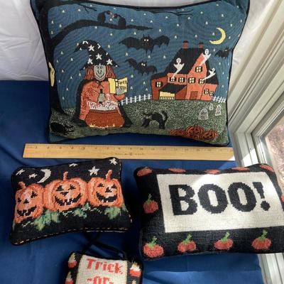 Halloween Tapestry items