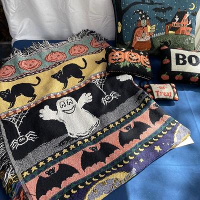 Halloween Tapestry items