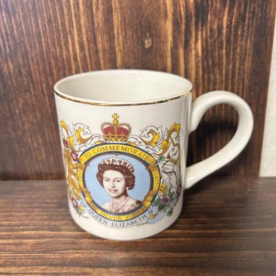 To commemorate Queen Elizabeth II Coffee Cup