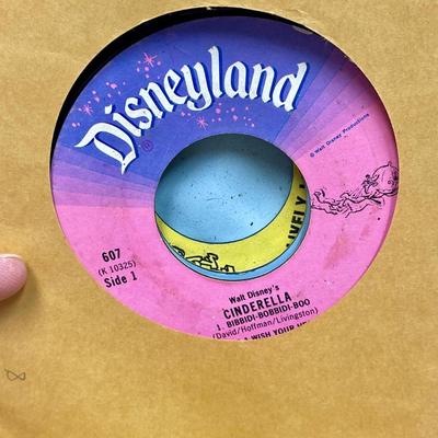 Tune Tote 45 rpm Record Storage Book vintage Disney & Golden records included