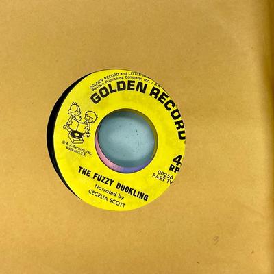 Tune Tote 45 rpm Record Storage Book vintage Disney & Golden records included