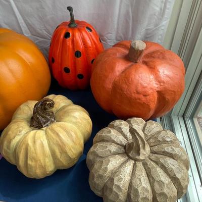 Large lot of pumpkins