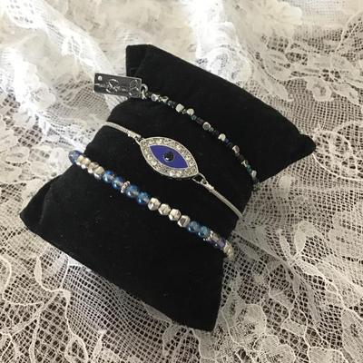 Jessica Simpson stretchy bracelet set