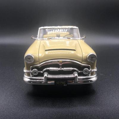 LOT 24L: 1/18 Scale Model Cars: Road Signatures 1953 Packard Caribbean, Maisto Ford Thunderbird & Maisto 1959 Jaguar Mark II