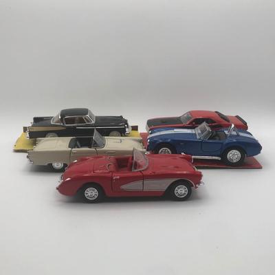 LOT 26L: Model Cars - Welly 1957 Chevrolet Corvette, Welly 1956 Ford Thunderbird, 1965 Shelby Cobra 427 S/C, 1970 Dodge Challenger T/A &...
