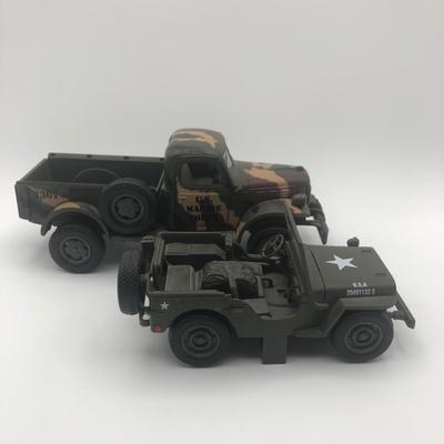 LOT 29L: Military Model Vehicles Daimler Chrysler: 2000 1946 Dodge Power Wagon & 2001 Willy's Jeep