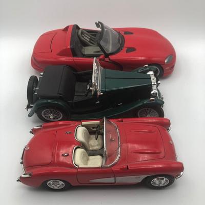 LOT 31L: 1/18 & 1/24 Scale Model Cars: Bruno Italy Dodge Viper RT110, Road Signature 1947 MG TC Midget & 1957 Chevrolet Corvette
