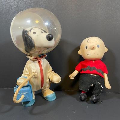 LOT 113B: 1969 Vintage Snoopy Astronaut Figure & 1966 Peanuts Pocket Doll Charlie Brown