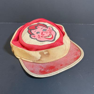 LOT 116B: Vintage 1950s Eegee Howdy Doody Doll & 1950s Hat
