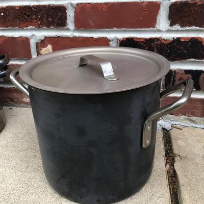 LOT 125G: Wok, Steamer Basket, Calphalon Pot & More
