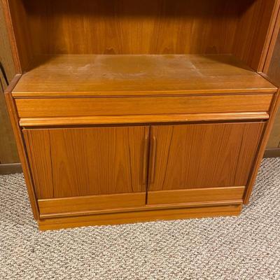 LOT 147B: Vintage Wooden Shelving/Cabinet Unit w/ Key