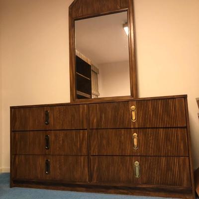 LOT 207U: Vintage Art Deco Style Furniture Set w/ Twin Bed