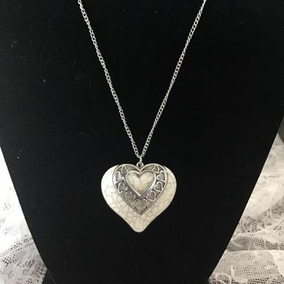 Vintage stone, heart pendant, Silvertone chain