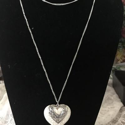 Vintage stone, heart pendant, Silvertone chain