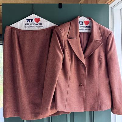 Women’s Skirt Suit