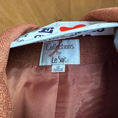 Women’s Skirt Suit