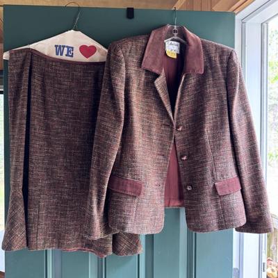 Women’s Skirt Suit 2