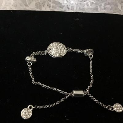 Silver toned Crystal pull type bracelet