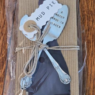 All New Paper Napkin, Spreader and Wine Stopper