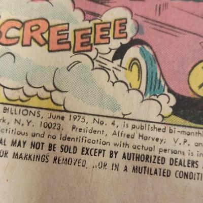 LOT 102 THREE OLD COMIC BOOKS