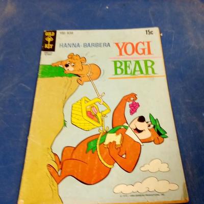 LOT 103 OLD YOGI BEAR COMIC BOOK