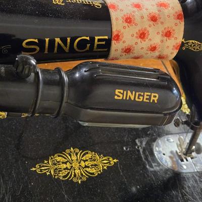 Singer Sewing Machine in Cabinet Table