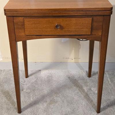 Singer Sewing Machine in Cabinet Table
