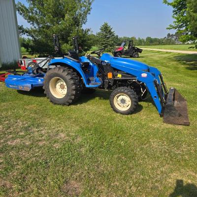 New Holland TC29 Tractor with 3 attachments