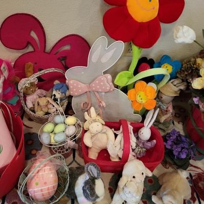 SPRING AND EASTER DECORATIONS
