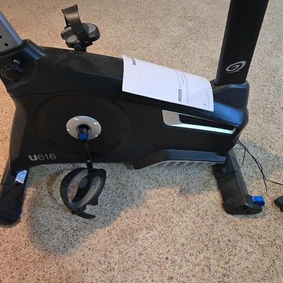Nautilus U616 Upright Bike with Manual