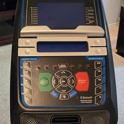 Nautilus U616 Upright Bike with Manual