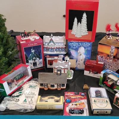 CHRISTMAS VILLAGE BUILDINGS, ACCESSORIES AND OTHER DECORATIONS