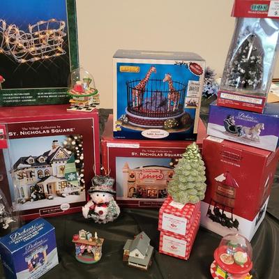 CHRISTMAS VILLAGE BUILDINGS AND ACCESSORIES